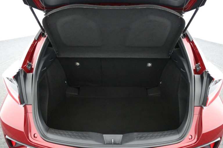 Toyota C-HR - 1.8 Hybrid Business Intro 40