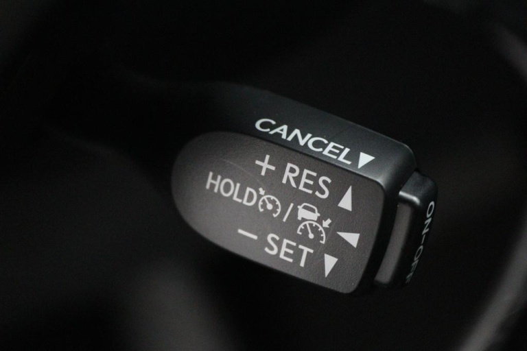 Toyota C-HR - 1.8 Hybrid Business Intro 43