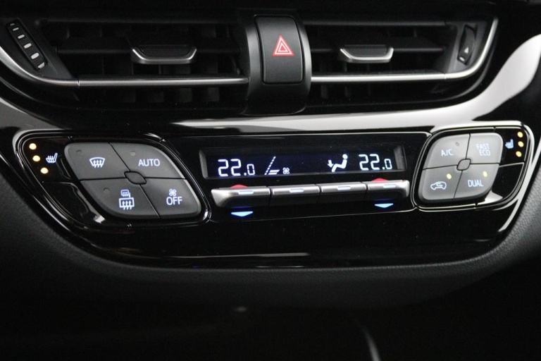 Toyota C-HR - 1.8 Hybrid Business Intro 7