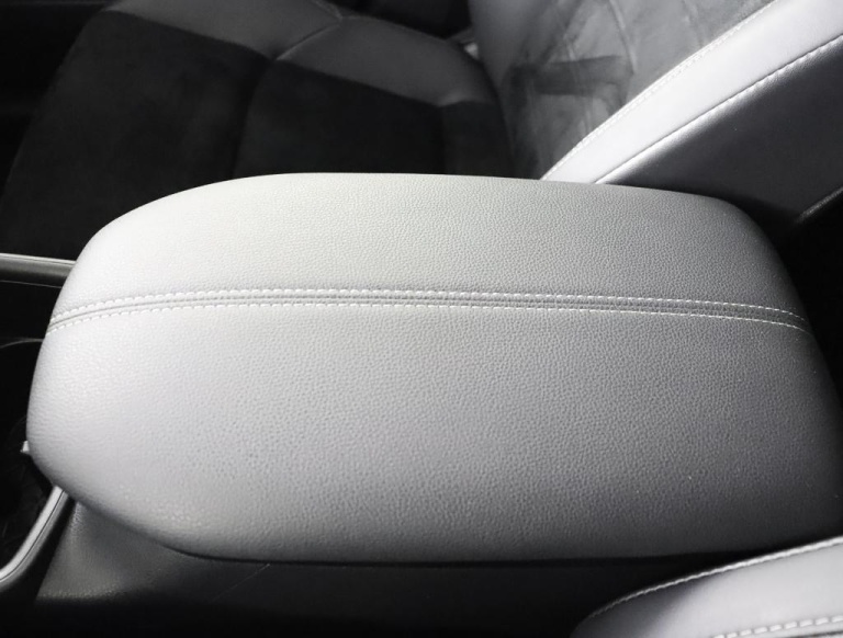 Toyota RAV4 - 2.5 Hybrid AWD GR SPORT 74