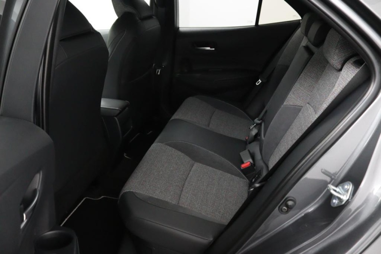 Toyota Corolla - Hybrid 140 Dynamic 12