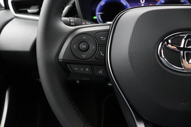 Toyota Corolla - Hybrid 140 Dynamic 15
