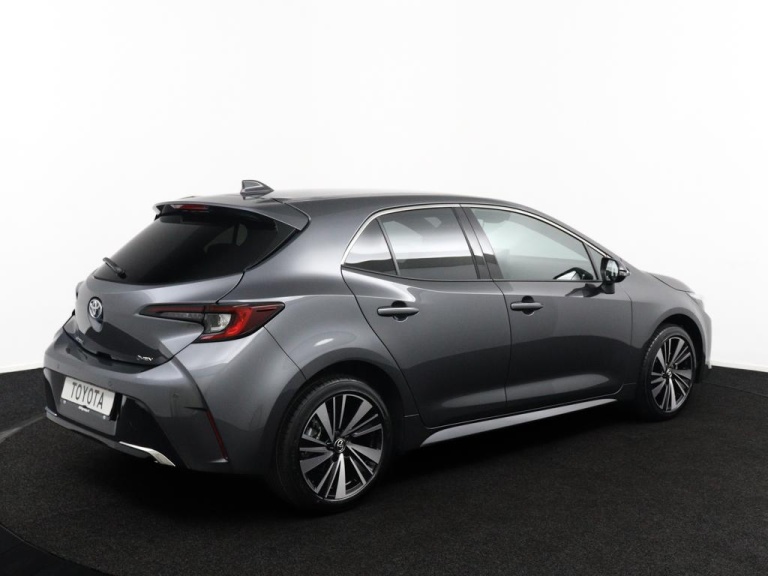 Toyota Corolla - Hybrid 140 Dynamic 2