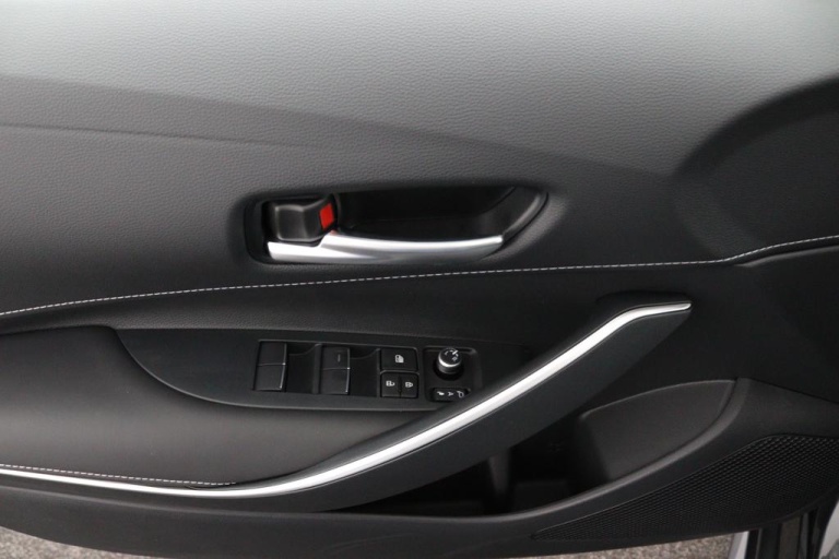 Toyota Corolla - Hybrid 140 Dynamic 29