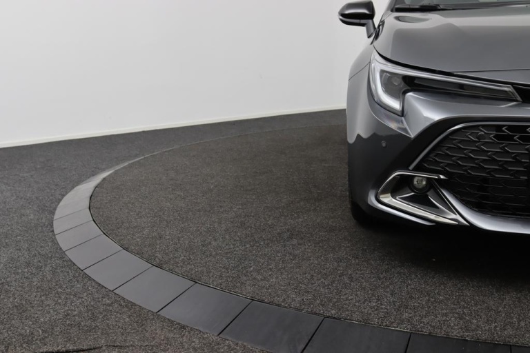 Toyota Corolla - Hybrid 140 Dynamic 33