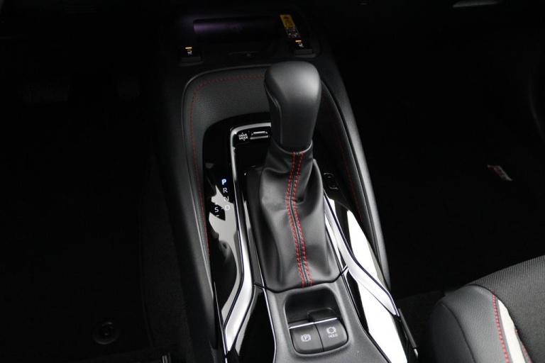 Toyota Corolla - Hybrid 180 GR Sport 23