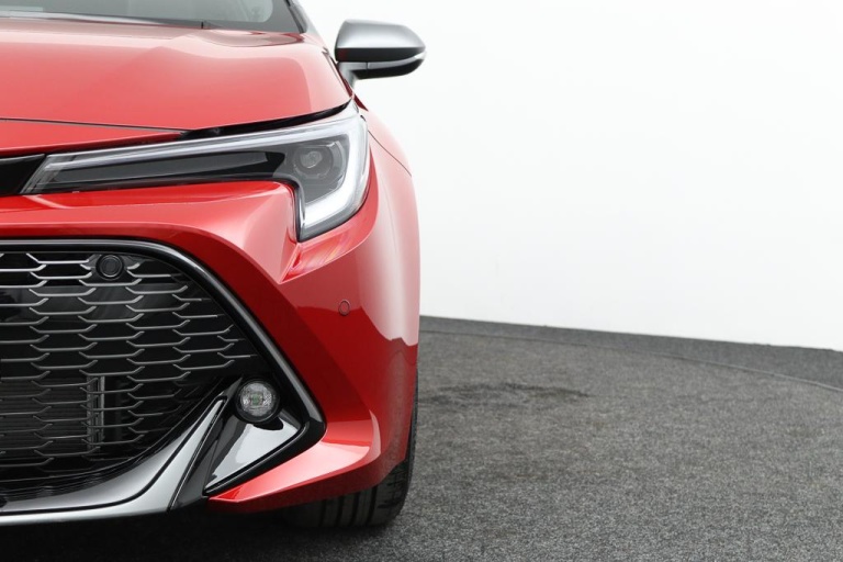 Toyota Corolla - Hybrid 180 GR Sport 31