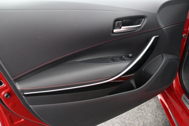 Toyota Corolla Touring Sports - Hybrid 180 GR Sport Touting Sports 24