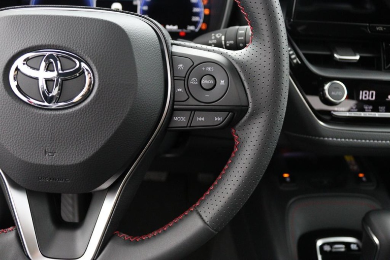 Toyota Corolla TS - Hybrid 180 GR Sport Touting Sports 17