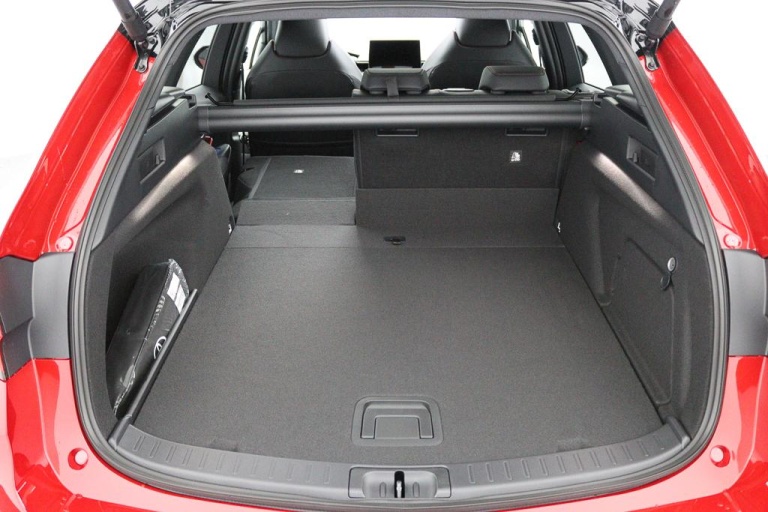 Toyota Corolla TS - Hybrid 180 GR Sport Touting Sports 21