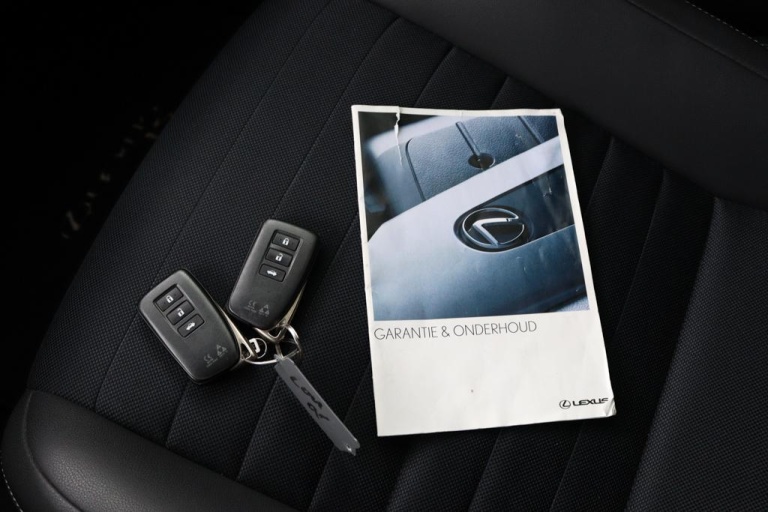 Lexus IS - 300h Hybrid Business Line 11