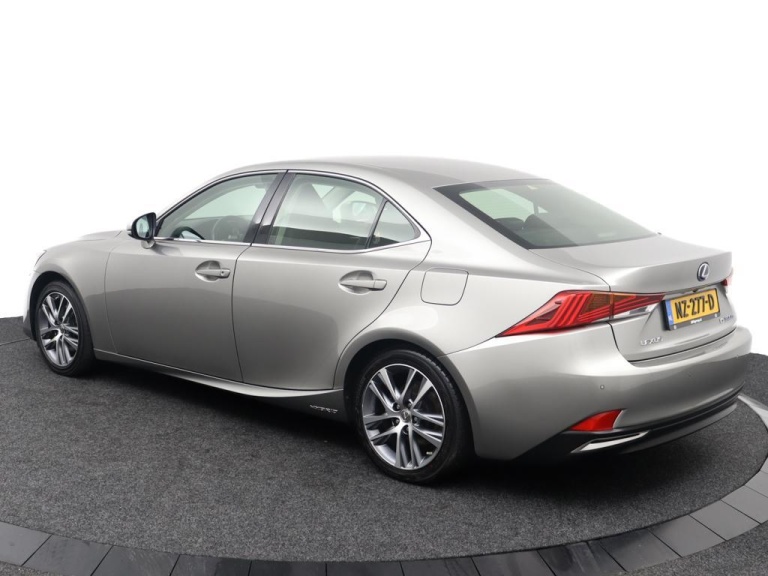 Lexus IS - 300h Hybrid Business Line 12