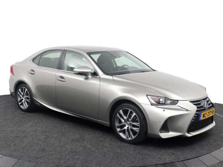 Lexus IS - 300h Hybrid Business Line 14