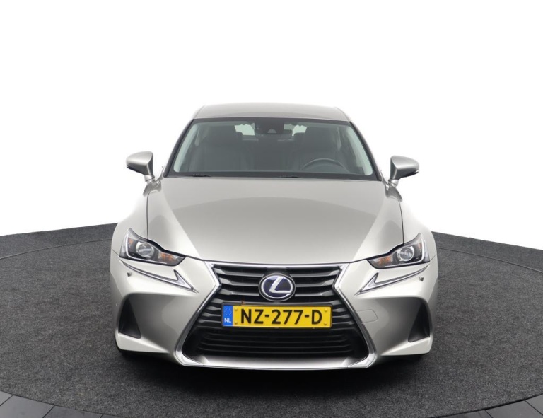 Lexus IS - 300h Hybrid Business Line 16