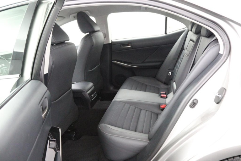 Lexus IS - 300h Hybrid Business Line 18