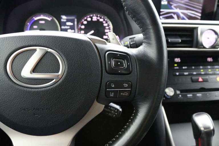 Lexus IS - 300h Hybrid Business Line 21