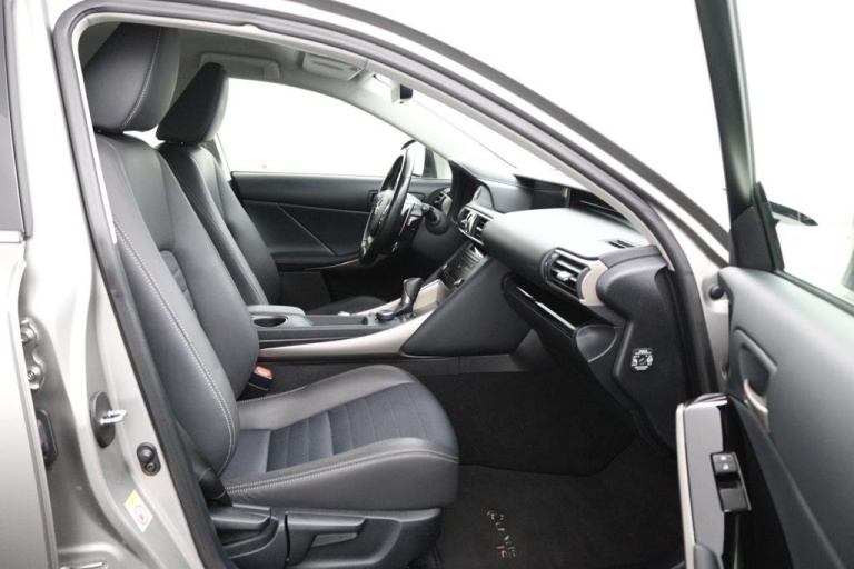 Lexus IS - 300h Hybrid Business Line 22