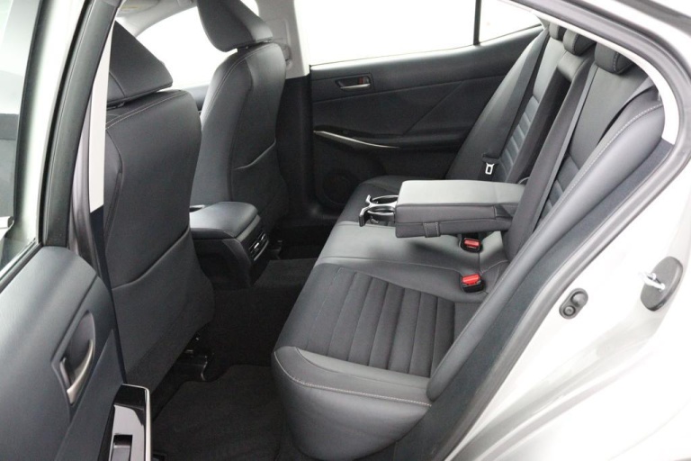 Lexus IS - 300h Hybrid Business Line 37