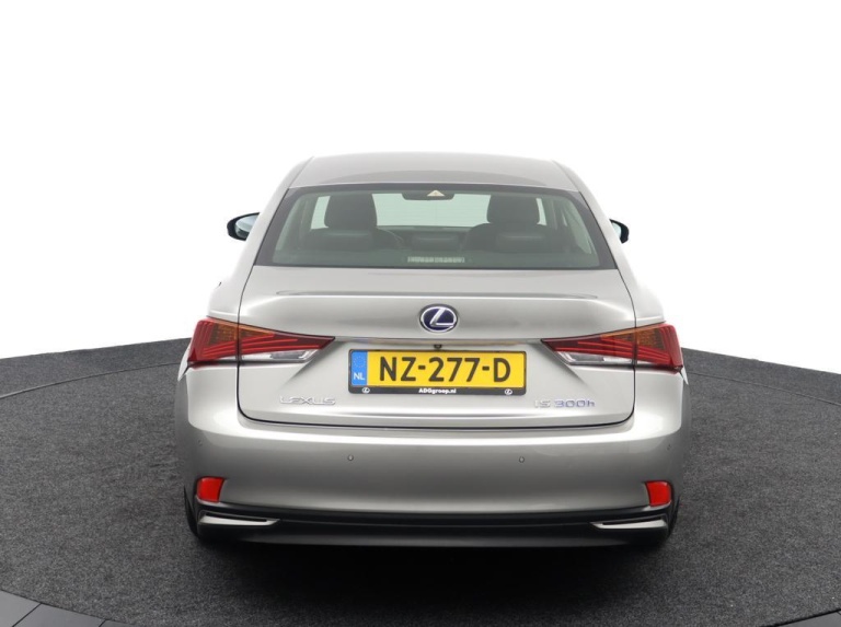 Lexus IS - 300h Hybrid Business Line 48