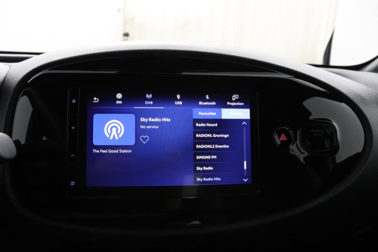 Toyota Aygo X - 1.0 VVT-i MT Play 15