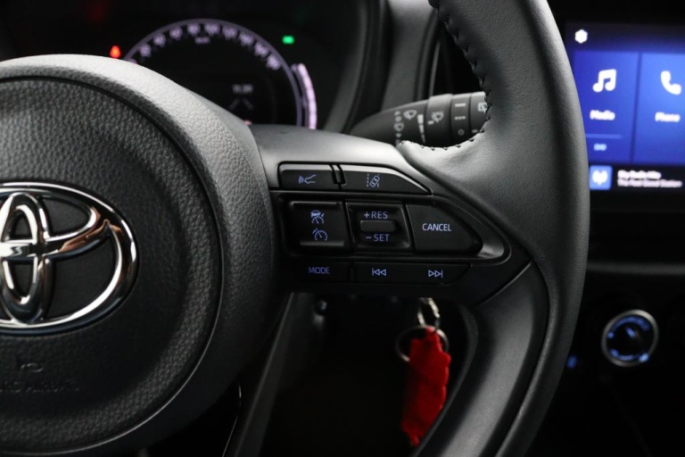 Toyota Aygo X - 1.0 VVT-i MT Play 18