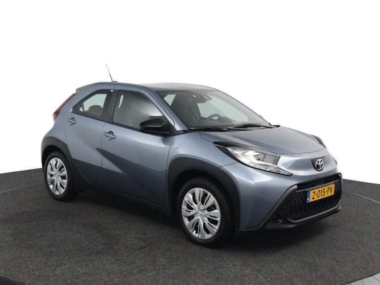 Toyota Aygo X - 1.0 VVT-i MT Play 3