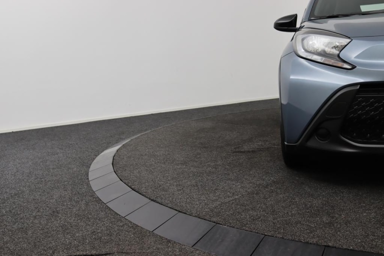 Toyota Aygo X - 1.0 VVT-i MT Play 31