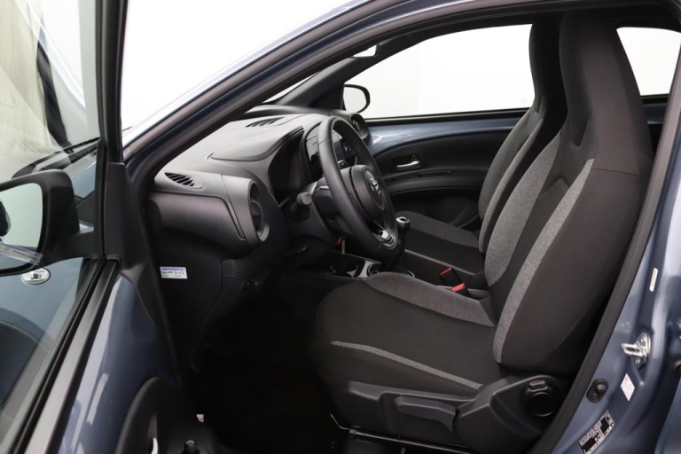 Toyota Aygo X - 1.0 VVT-i MT Play 9