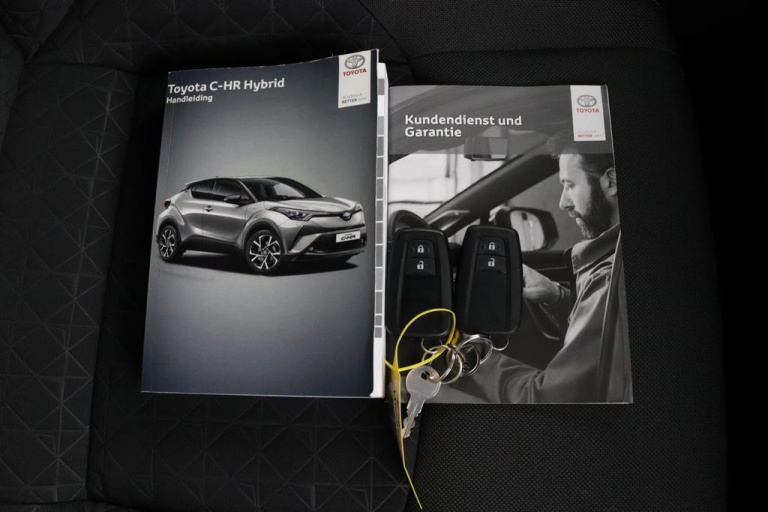 Toyota C-HR - 2.0 Hybrid First Edition 28
