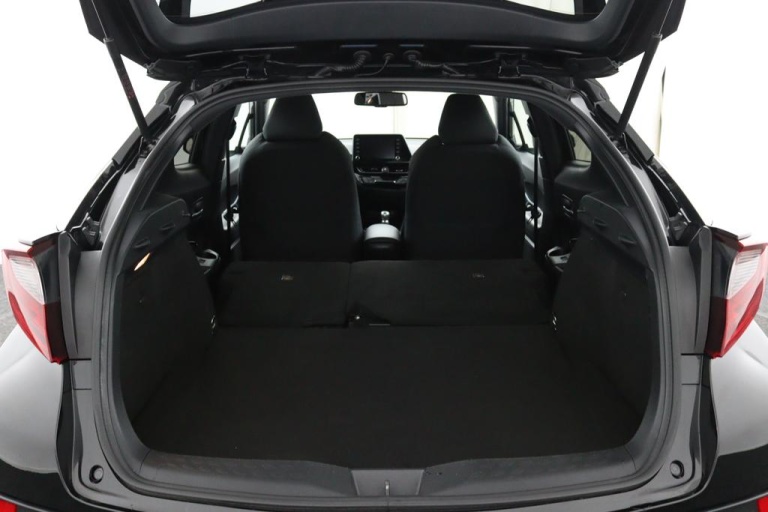 Toyota C-HR - 2.0 Hybrid First Edition 32