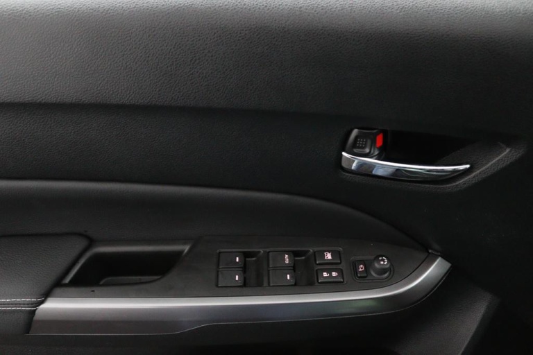 Suzuki Vitara - 1.4 Boosterjet Style Smart Hybrid 32