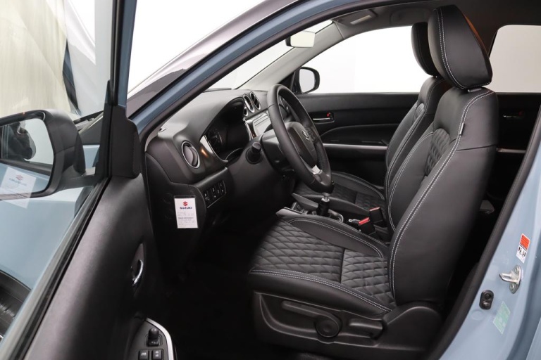 Suzuki Vitara - 1.4 Boosterjet Style Smart Hybrid 9