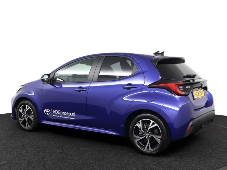 Toyota Yaris - 1.5 Hybrid 115 First Edition 12
