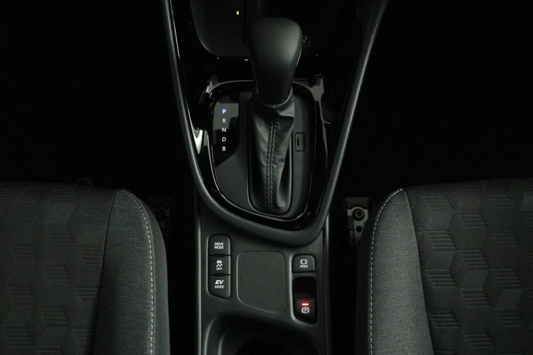 Toyota Yaris - 1.5 Hybrid 115 First Edition 27