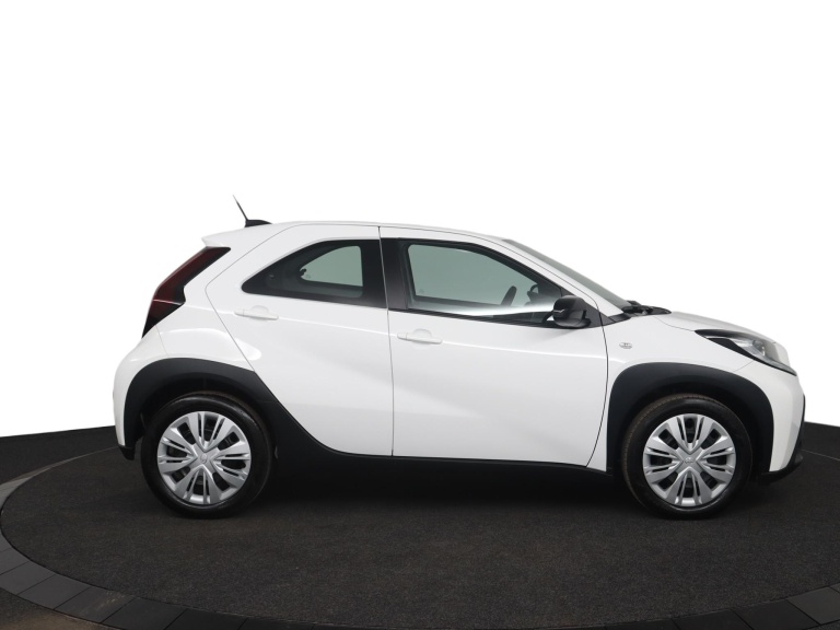 Toyota Aygo X - 1.0 VVT-i MT Play 13
