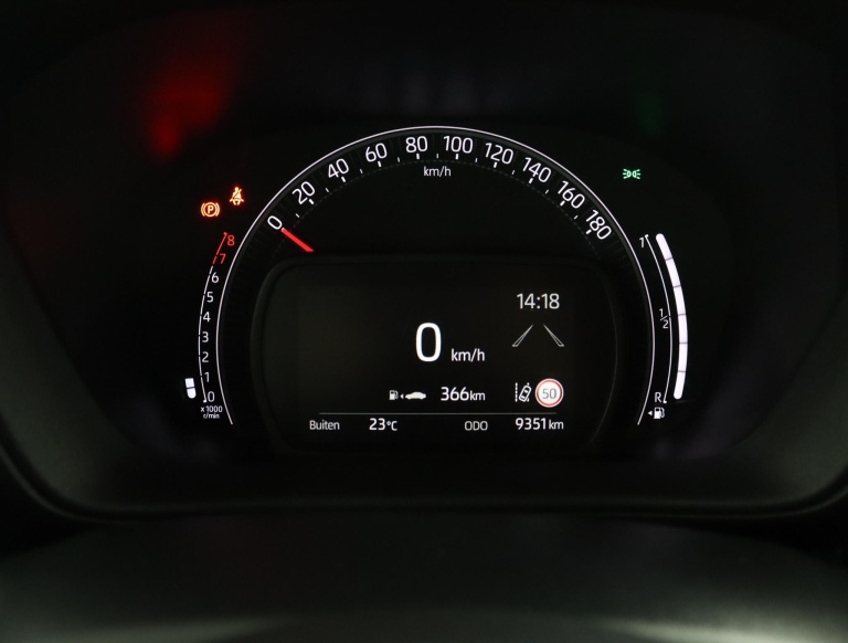 Toyota Aygo X - 1.0 VVT-i MT Play 46