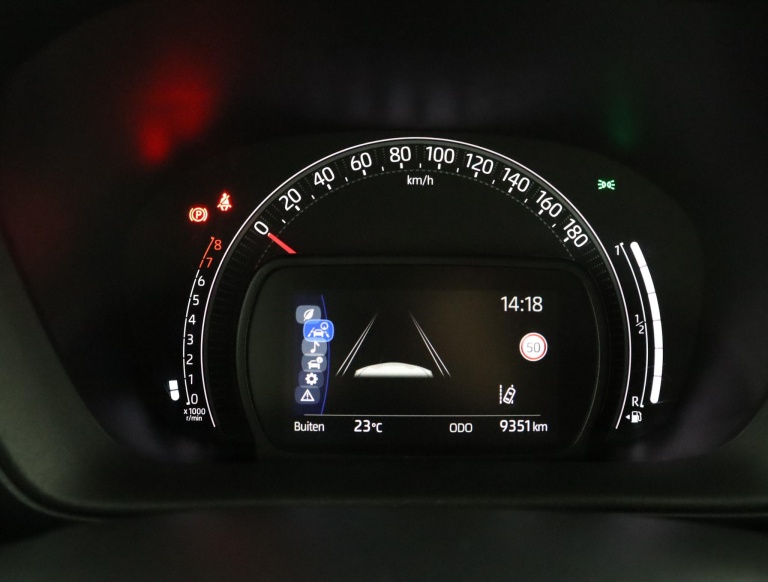 Toyota Aygo X - 1.0 VVT-i MT Play 49