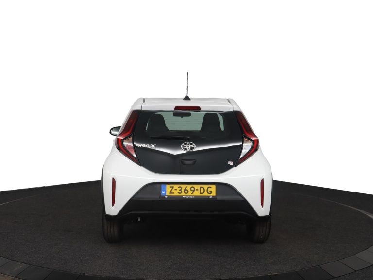Toyota Aygo X - 1.0 VVT-i MT Play 59