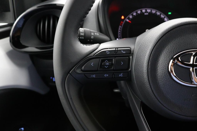 Toyota Aygo X - 1.0 VVT-i MT Pulse 17