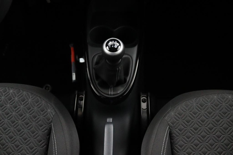 Toyota Aygo X - 1.0 VVT-i MT Pulse 19