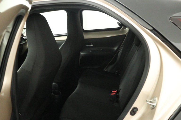 Toyota Aygo X - 1.0 VVT-i MT Envy 18