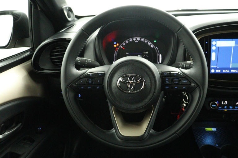 Toyota Aygo X - 1.0 VVT-i MT Envy 19