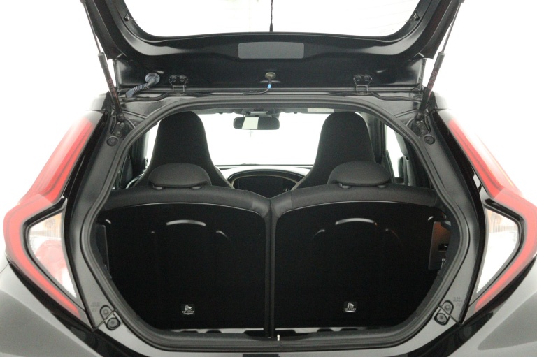 Toyota Aygo X - 1.0 VVT-i MT Envy 23