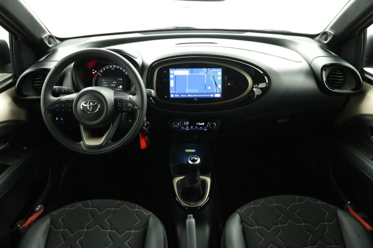 Toyota Aygo X - 1.0 VVT-i MT Envy 4