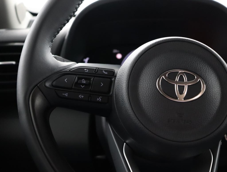 Toyota Yaris Cross - 1.5 Hybrid 115 Active 19