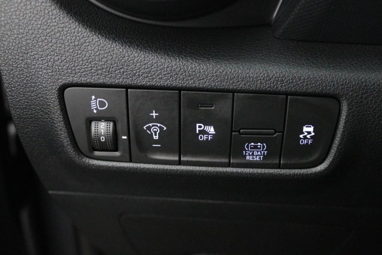 Hyundai Kona - 1.6 GDI HEV Fashion Design 24