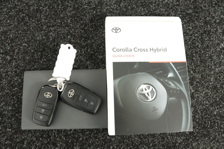 Toyota Corolla Cross - Hybrid 200 Dynamic Limited 11