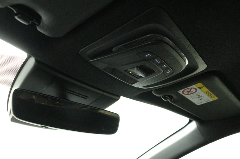 Toyota Corolla Cross - Hybrid 200 Dynamic Limited 33