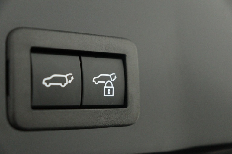 Toyota Corolla Cross - Hybrid 200 Dynamic Limited 38