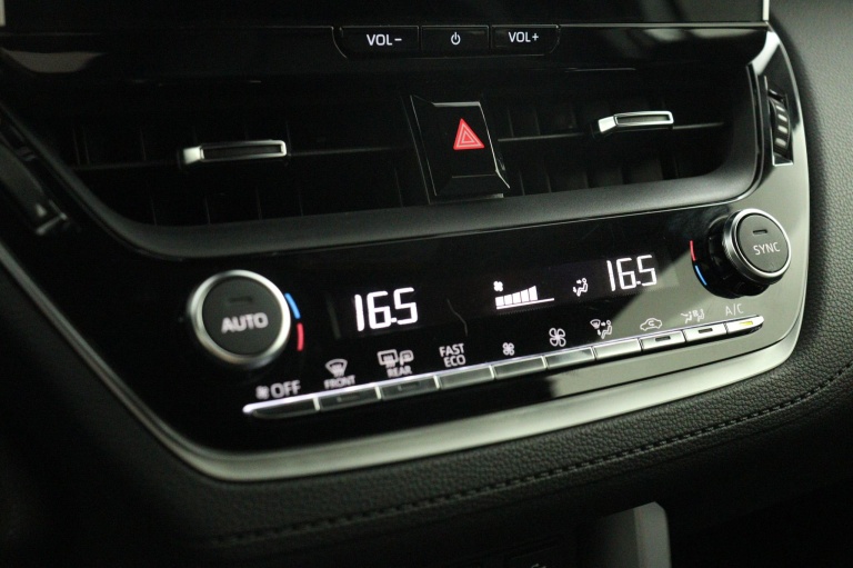 Toyota Corolla Cross - Hybrid 200 Dynamic Limited 7